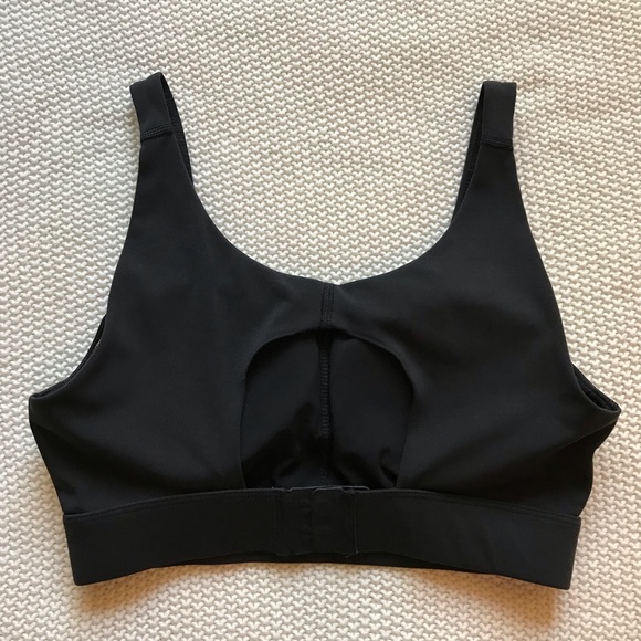 Outdoor Voices Lightform Circle Back Bra in Black (S) - Picture 6 of 12